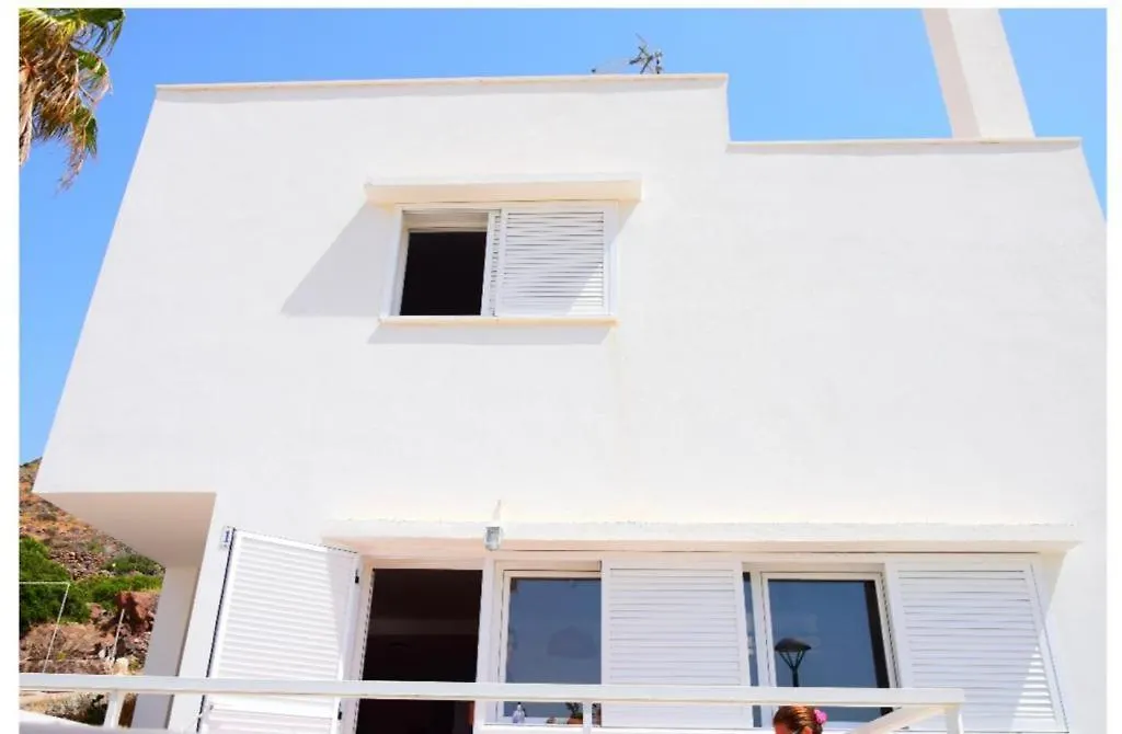 Casa Independiente En Los Escullos Almería